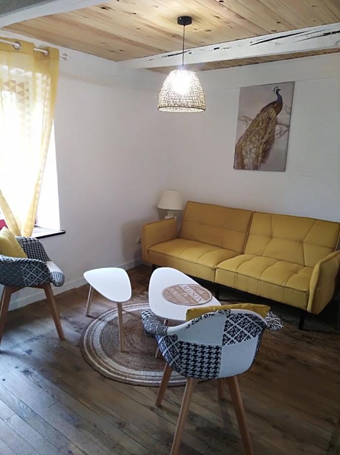 Appartement Cozy Dans Maison Privee Tauves Eksteriør billede